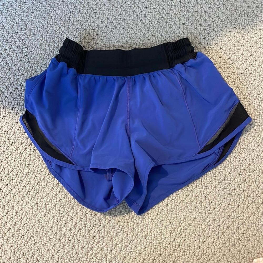Lululemon Hotty Hot Short 2.5
